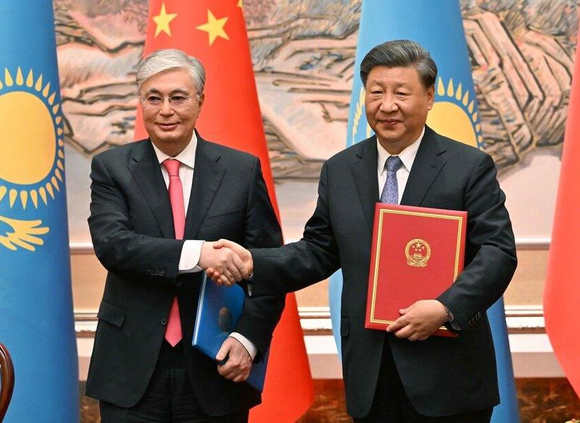 Казахстан и Китай расширяют автомобильные грузоперевозки